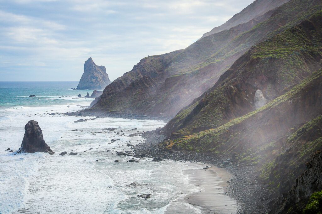 Teneryfa z dzieckiem – pogoda, atrakcje i praktyczne wskazówki Playa El Benijo na Teneryfie
