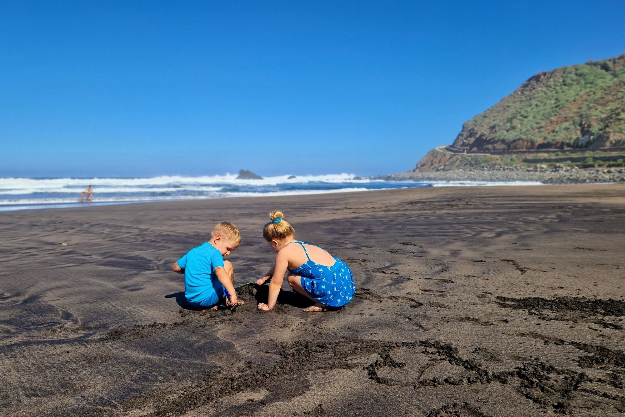 Teneryfa z dzieckiem – pogoda, atrakcje i praktyczne wskazówki Plaża Almáciga na Teneryfie z dziećmi