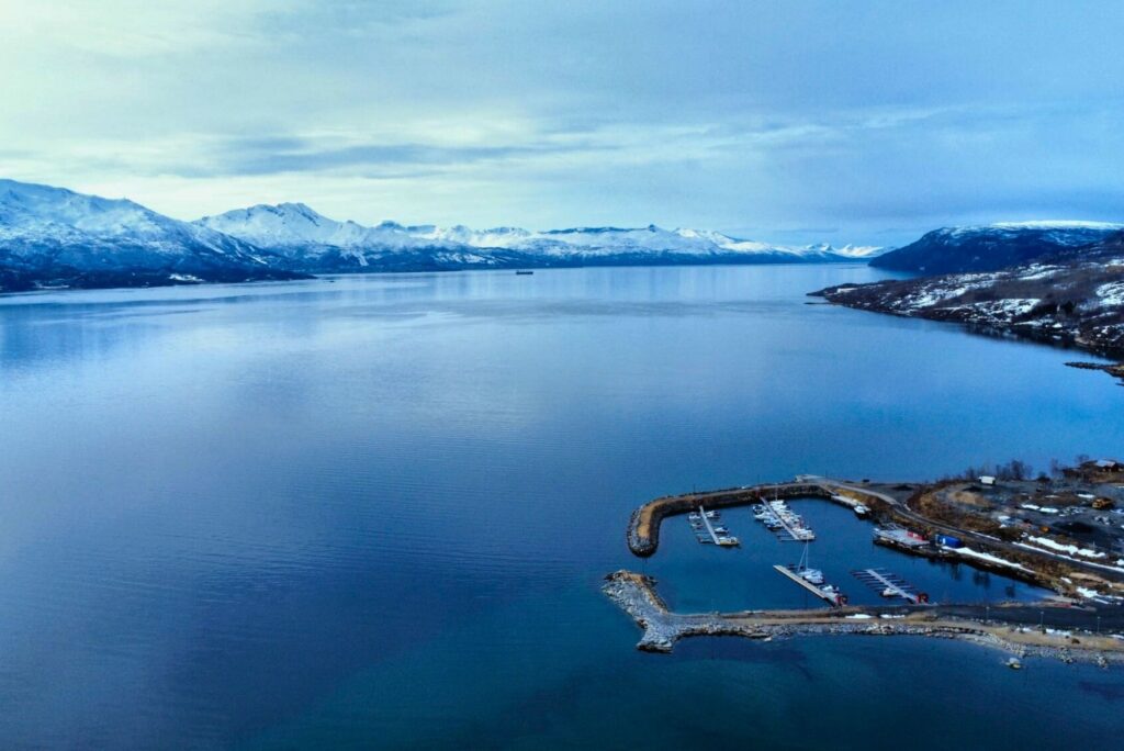 Lofoty: Co warto wiedzieć? Bjerkvik - widok na Herjangsfjorden