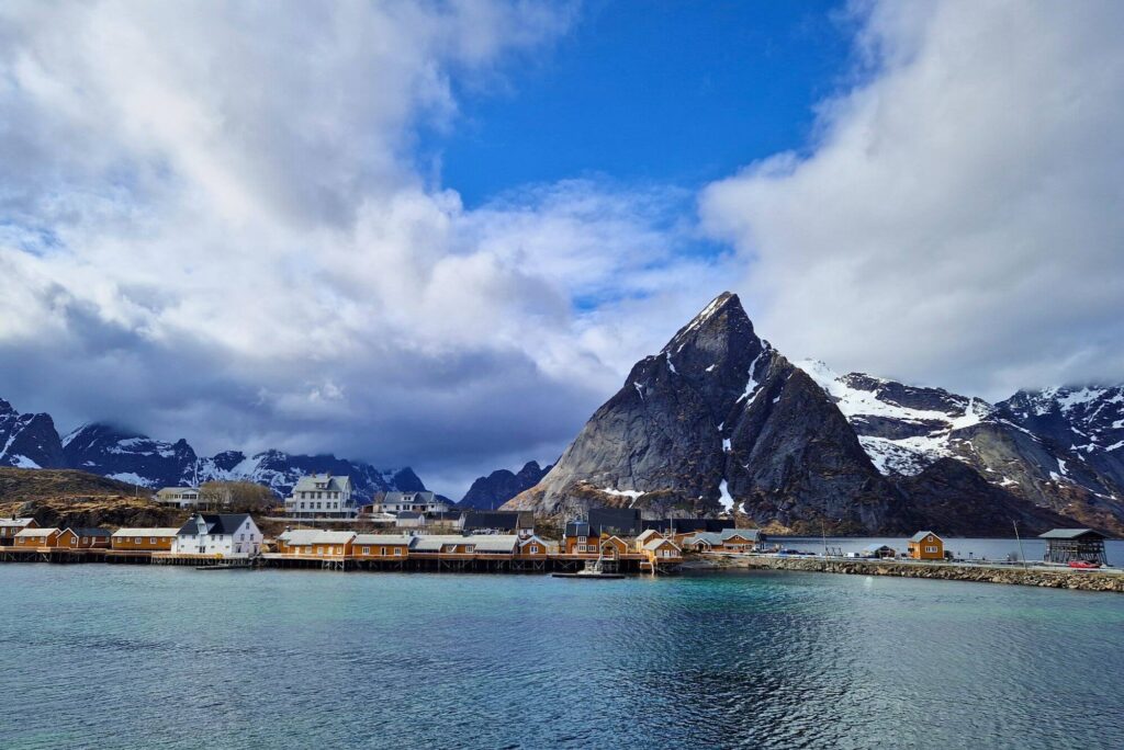 Lofoty: Co warto wiedzieć? Sakrisøy, Lofoty