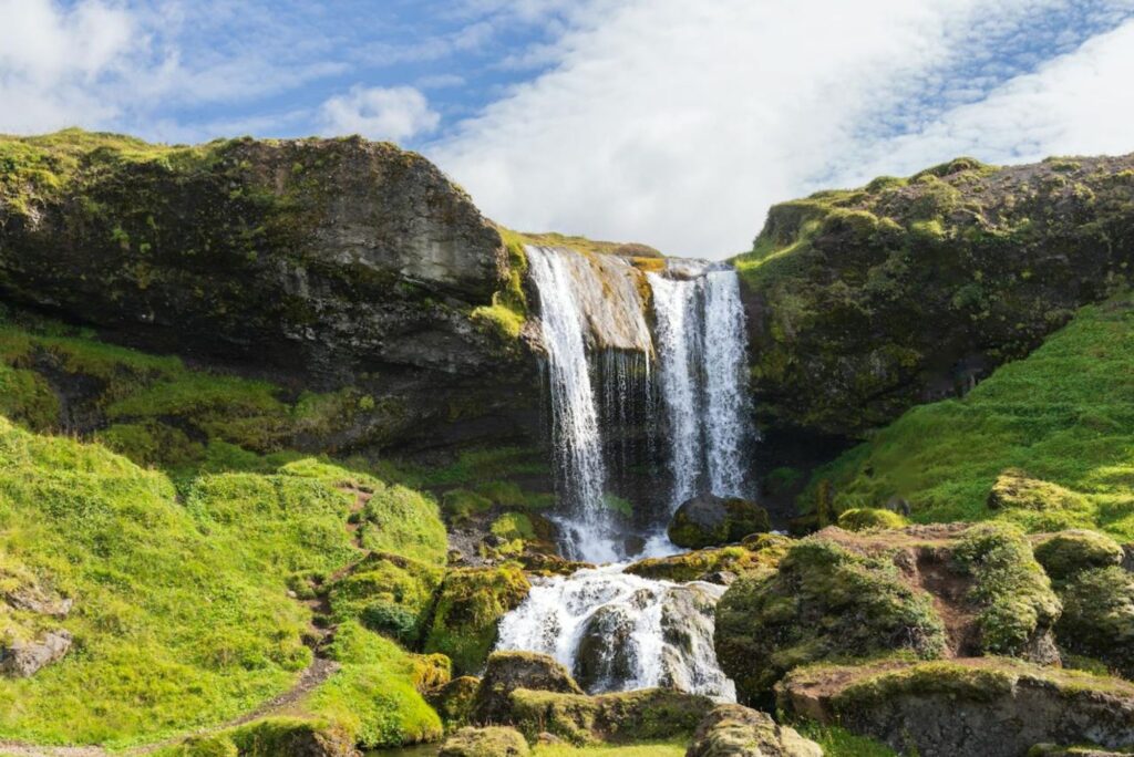Półwysep Snæfellsnes: Atrakcje, które musisz zobaczyć Półwysep Snæfellsnes atrakcje - wodospad Selvallafoss, Islandia
