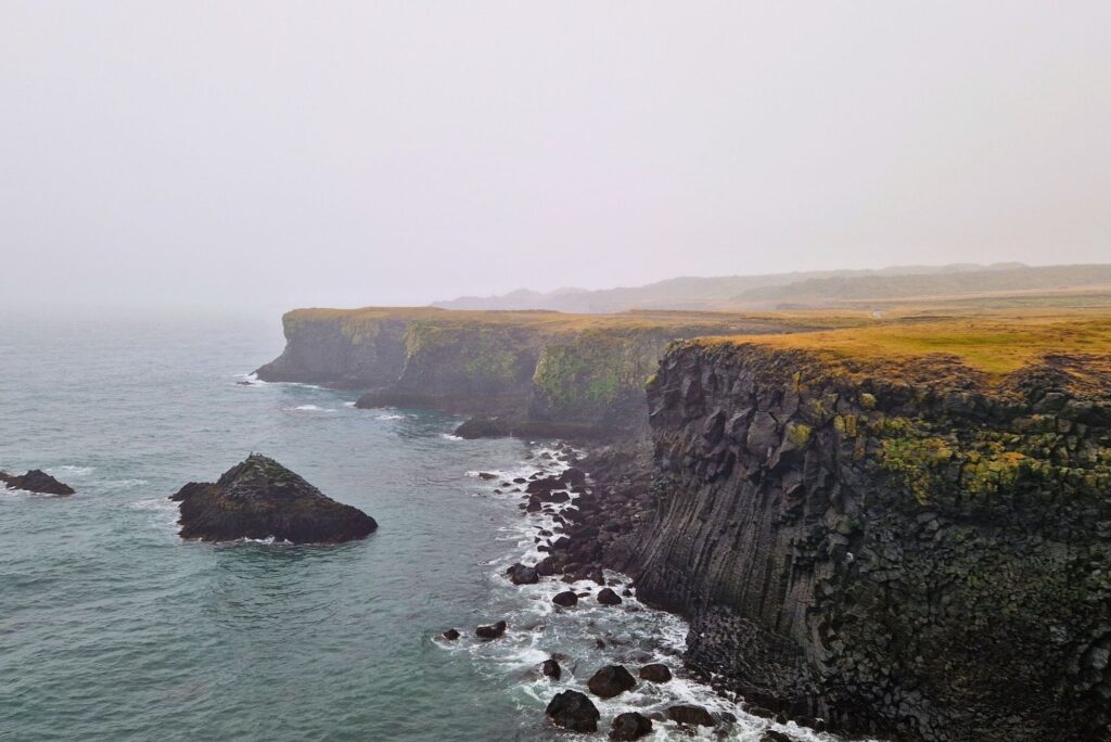 Półwysep Snæfellsnes: Atrakcje, które musisz zobaczyć Wybrzeże Arnarstapi, Islandia