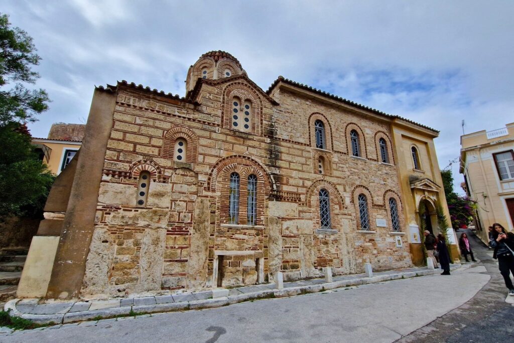 Bizantyjski kościół św. Mikołaja Ragkavy w Atenach