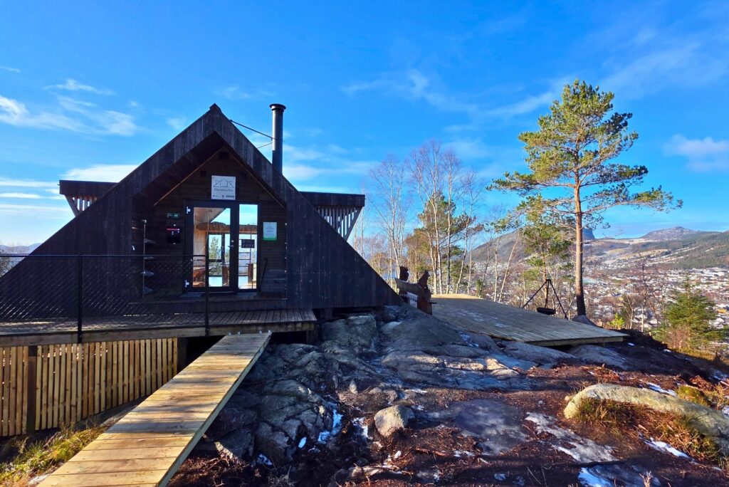 Na własne oczy: Domek jednodniowy Hammarbu w Jørpelandzie chatka hammarbu