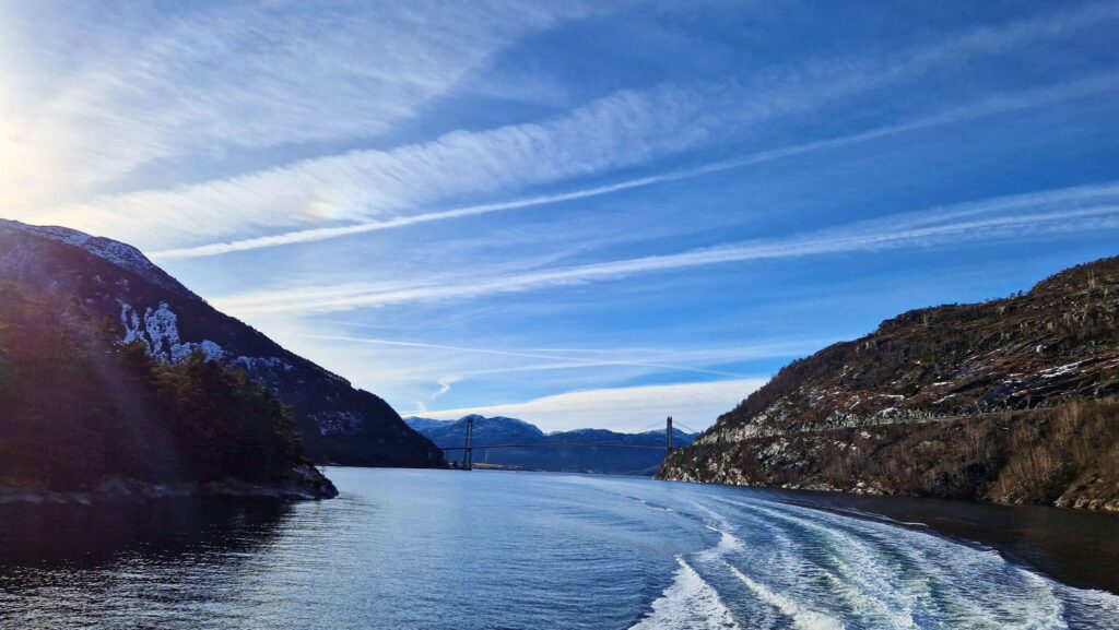Rejs po Lysefjord zimą – czy warto? Lysefjordbrua, Norwegia