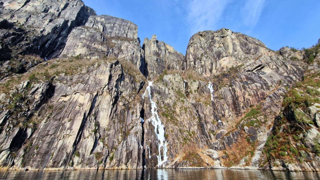 Rejs po Lysefjord zimą – czy warto? Preikestolen, rejs po fiordach