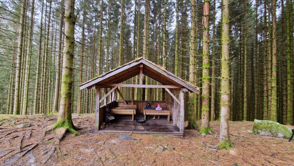 Ferie zimowe w Jørpelandzie: Plan podróży z dziećmi eventyrskogen miejsce na odpoczynek