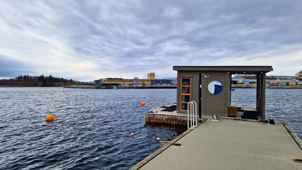 Ferie zimowe w Jørpelandzie: Plan podróży z dziećmi Pulpit Sauna w Jørpelandzie