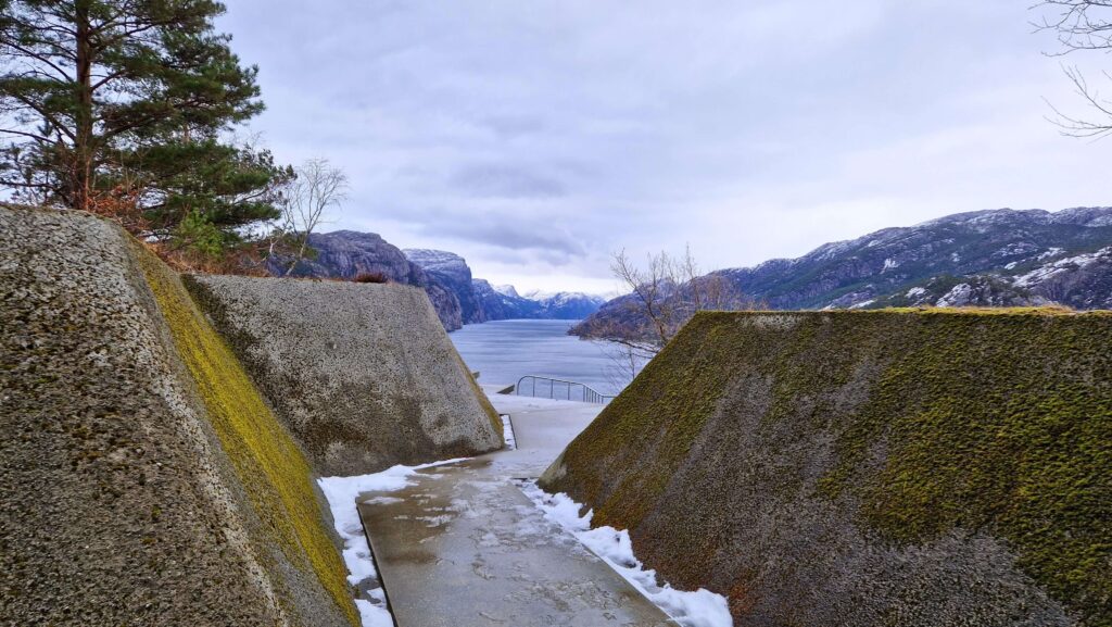 Ferie zimowe w Jørpelandzie: Plan podróży z dziećmi Punkt widokowy Høllesli