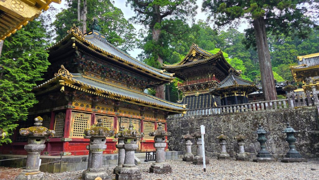 Nikkō - pomysł na jednodniową wycieczkę z Tokio Świątynia Tosho-gu, Nikko