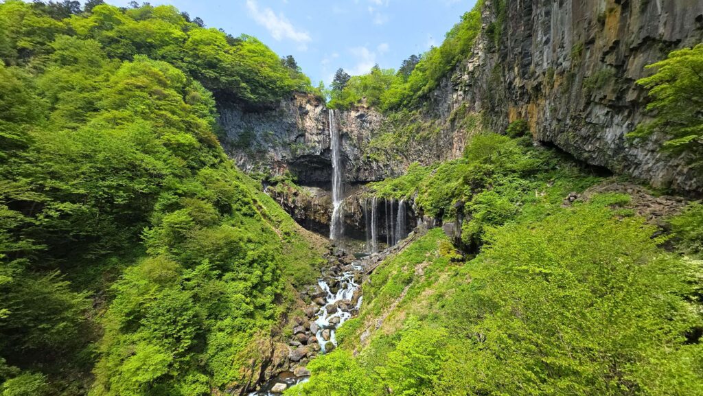 Nikkō - pomysł na jednodniową wycieczkę z Tokio Wodospad Kegon, dolna platforma widokowa, Nikko