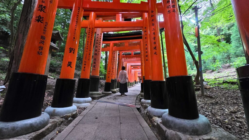 Kioto po raz pierwszy. Gdzie spać, jak się poruszać i co zobaczyć Fushimi Inari Taisha, Kioto