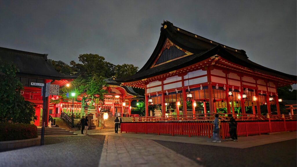 Kioto po raz pierwszy. Gdzie spać, jak się poruszać i co zobaczyć Fushimi Inari Taisha w Kioto