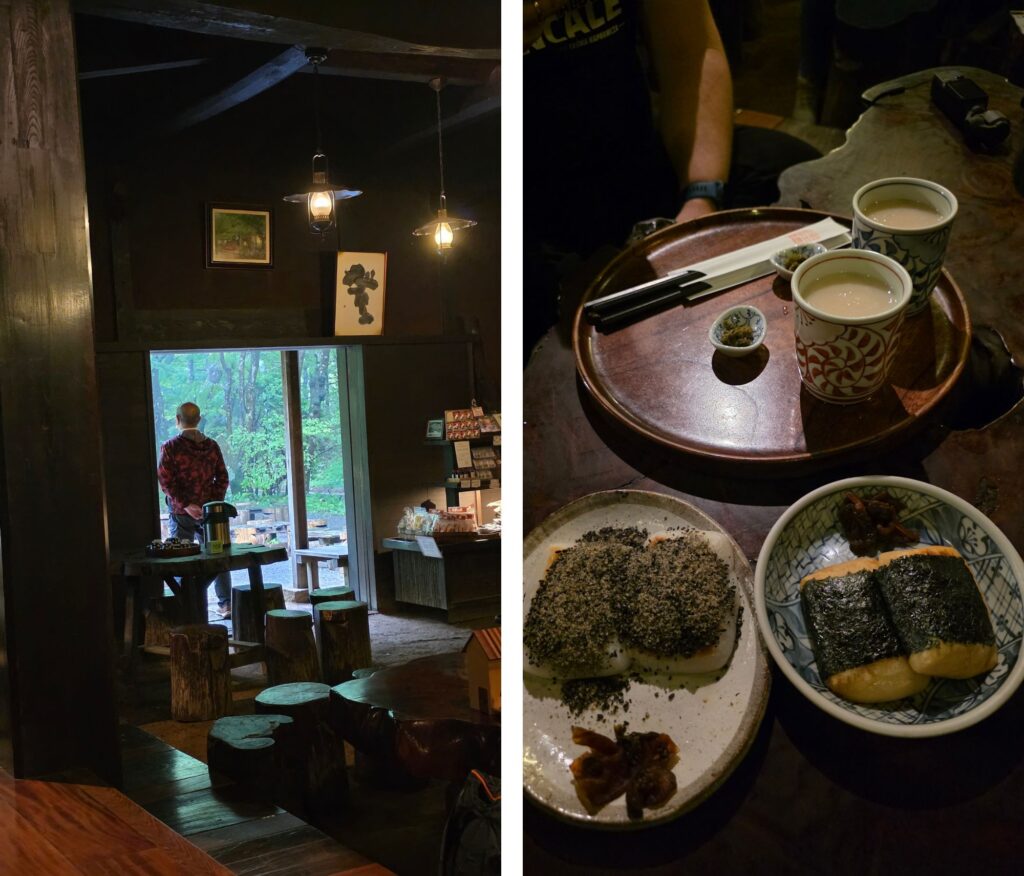 Hakone w deszczu. Czy to ma sens? Herbaciarnia Amazake Chaya, Hakone, na stoliku mochi i napój amazake
